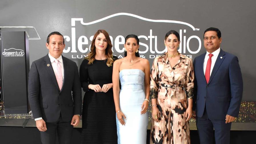 Cleaner Studio Luxury Cars ofrece cóctel por Pre-Feria de Vehículos Vehículos Expomóvil Banreservas Cleaner Studio Luxury Cars ofrece cóctel por Pre-Feria de Vehículos Vehículos Expomóvil Banreservas
