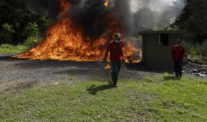 La quema de drogas en el país pone en peligro a vecinos y militares