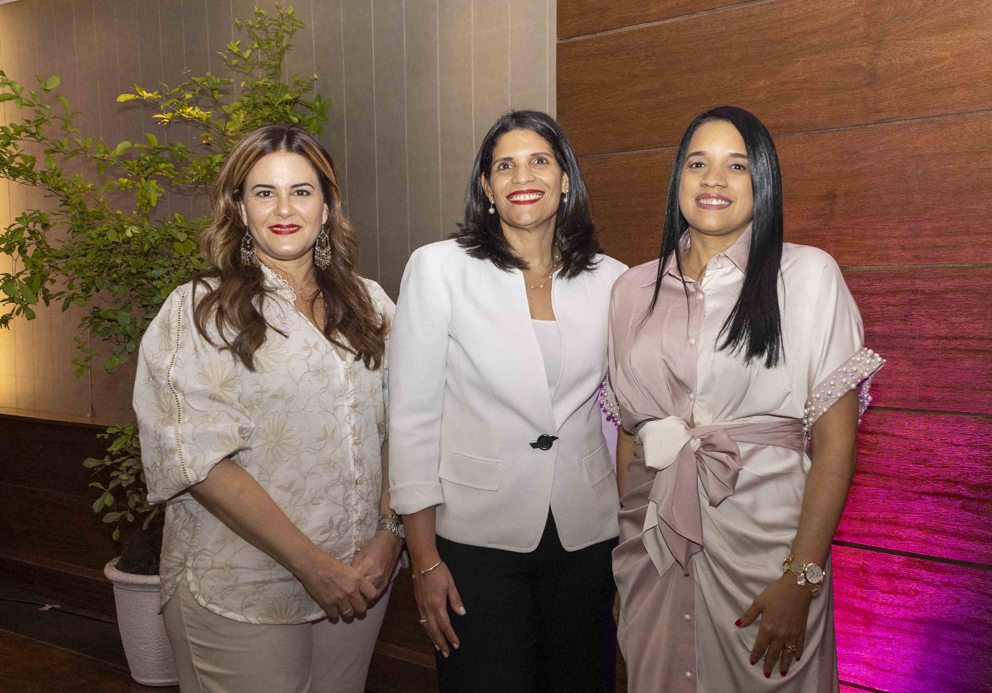 Elizabeth Rojas, Darelys Castillo y Rita Plá.