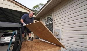 El huracán Helene se acerca a Florida y amenaza con una peligrosa marejada y daños tierra adentro