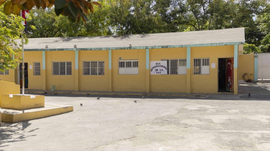 Las escuelas en La Ureña tienen apagones diariamente y provoca altas temperaturas en las aulas