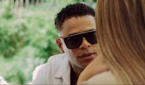 Salsero Robin Omar debuta con un videoclip de su nuevo tema, B&eacute;same