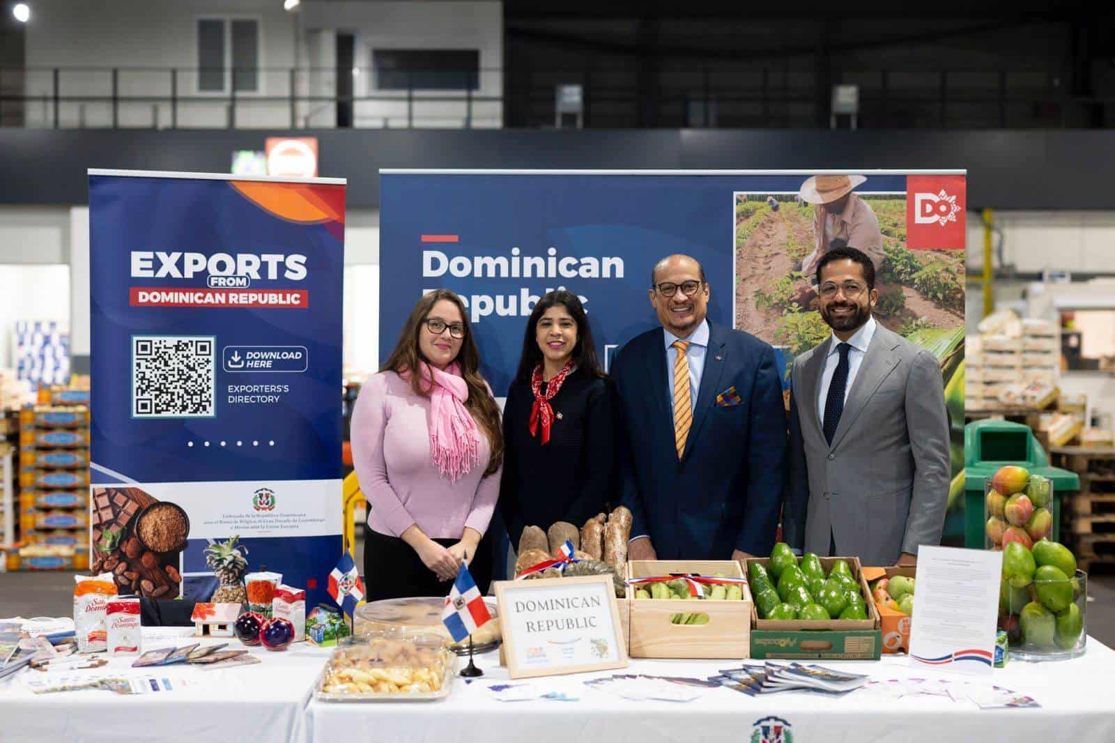 Fueron exhibidos productos como el mango, aguacate, banano, plátanos, yuca, ñame, café y chocolates, entre otros.