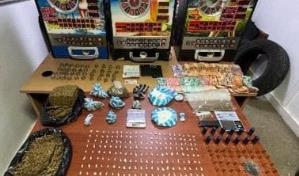Confiscan drogas, municiones, dinero y apresan a tres personas en allanamientos en Sabana Iglesia