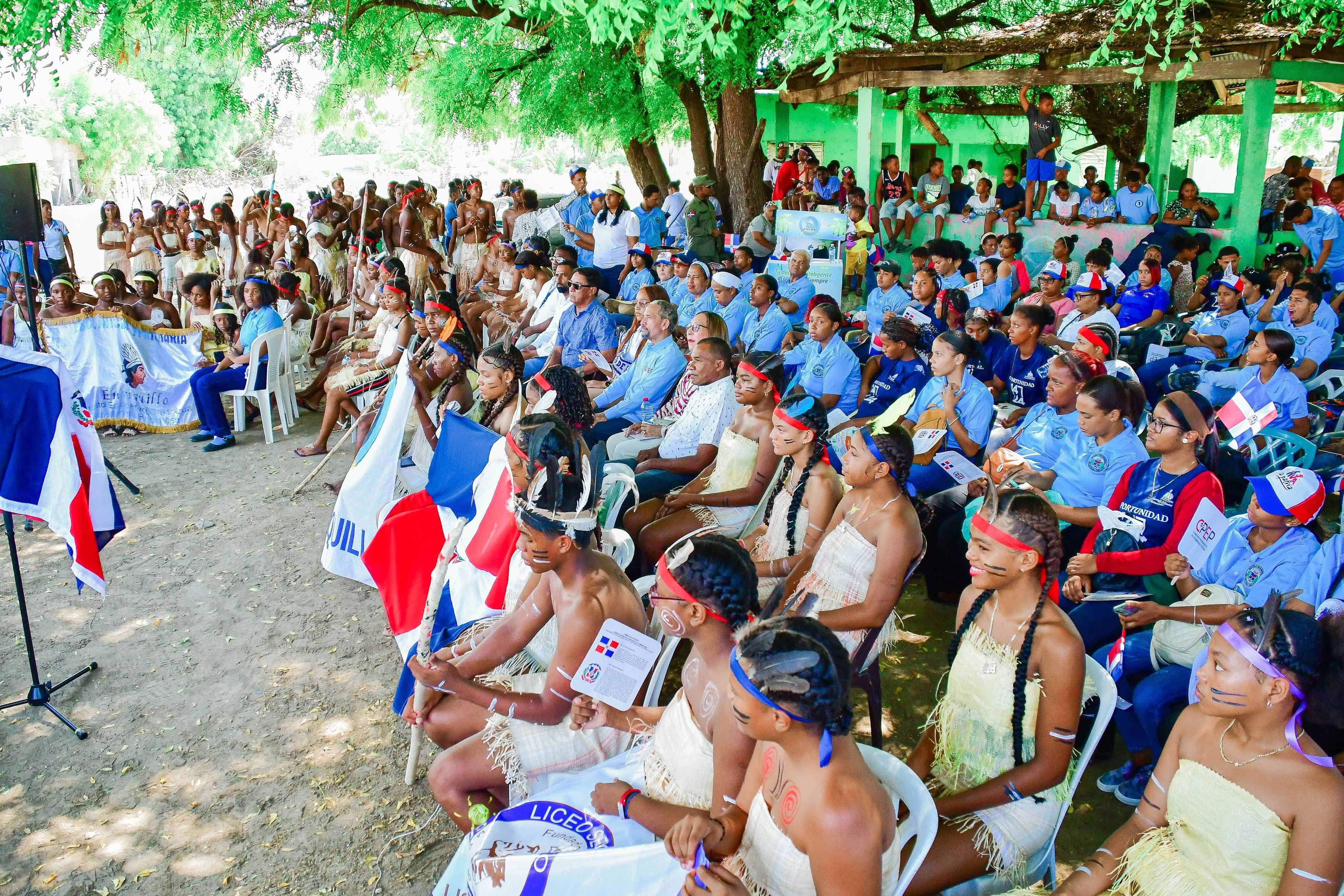 Los estudiantes en el acto.