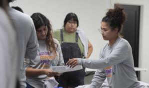 De cara a las elecciones, grupos proaborto buscan el apoyo de votantes latinos en Arizona y Florida