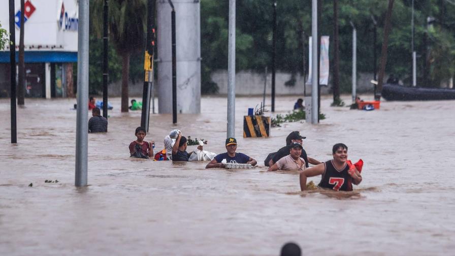 Ciclón John deja cinco muertos en Oaxaca y al menos 24 en todo México