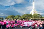 Santiago se moviliza en una marcha solidaria contra el cáncer de mama: exhortan a la prevención Santiago se moviliza en una marcha solidaria contra el cáncer de mama: exhortan a la prevención