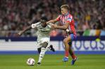 Atlético salva empate ante Real Madrid en un derbi suspendido por lanzamiento de objetos Atlético salva empate ante Real Madrid en un derbi suspendido por lanzamiento de objetos