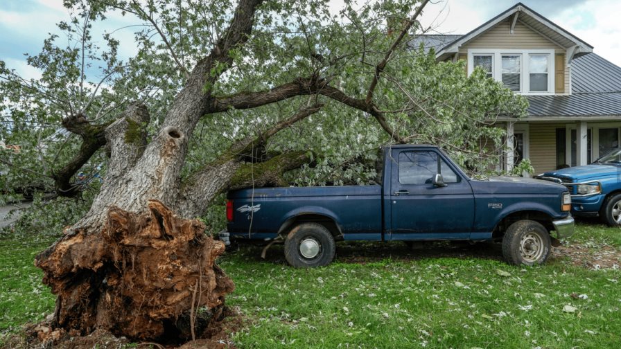 Aumenta cifra de muertos y el caos por el paso del huracán Helene por el sureste de EEUU