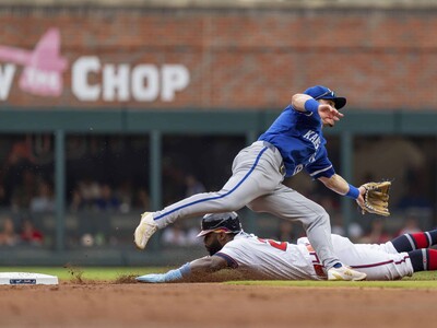 Los Bravos resisten a los Dodgers y empatan la Serie Divisional