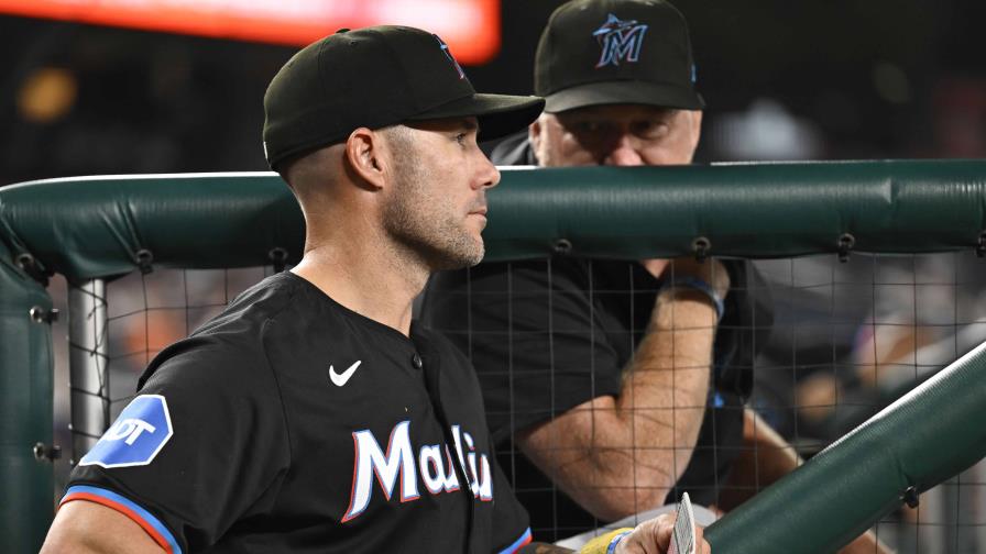 Tras una mala temporada, Marlins dejan ir a Skip Schumaker, Mánager del Año 2023