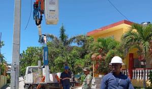 Distribuidora Edesur desmantela conexiones ilegales en Barahona