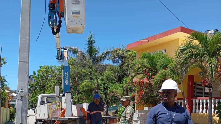 Distribuidora Edesur desmantela conexiones ilegales en Barahona