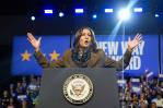 Harris se burla de Trump en evento de recaudación de fondos en Los Ángeles repleto de celebridades Harris se burla de Trump en evento de recaudación de fondos en Los Ángeles repleto de celebridades