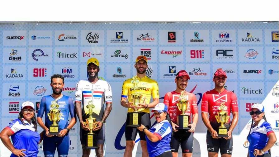 Guzmán y Fernández campeones Ciclismo Master Cibao 2024