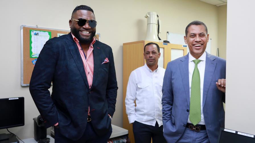 David Ortiz realiza una visita al Indotel