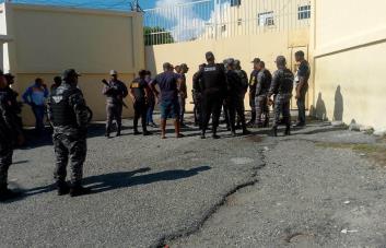 Muerto el preso que mantuvo de rehén al comandante de la cárcel del 15 de Azua