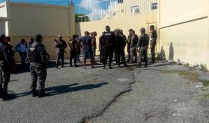 Policía rescata al coronel de la cárcel del 15 de Azua y dice que todo está bajo control