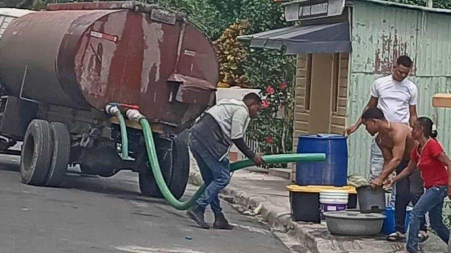 Continúan las quejas por falta de agua potable en El Seibo