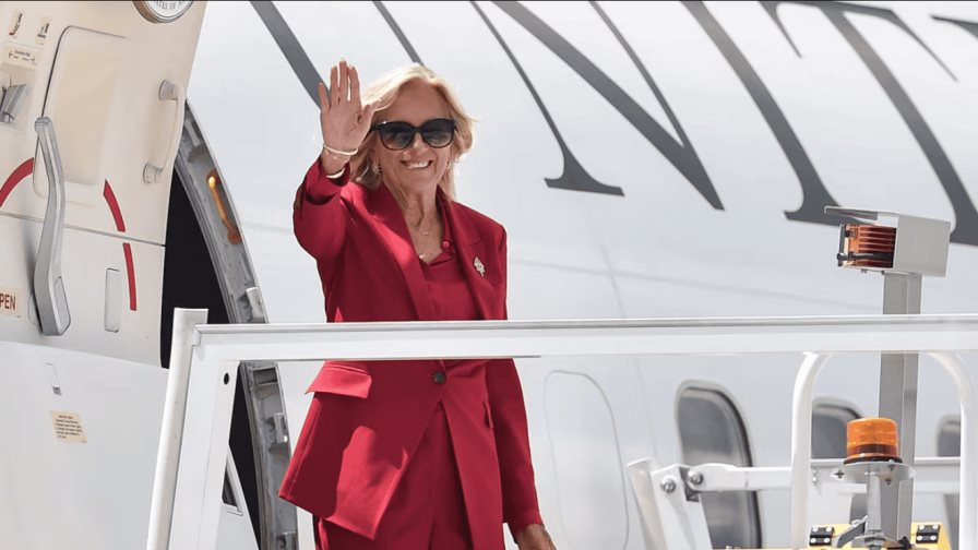 La primera dama de EE.UU., Jill Biden, llega a México para la investidura de Sheinbaum