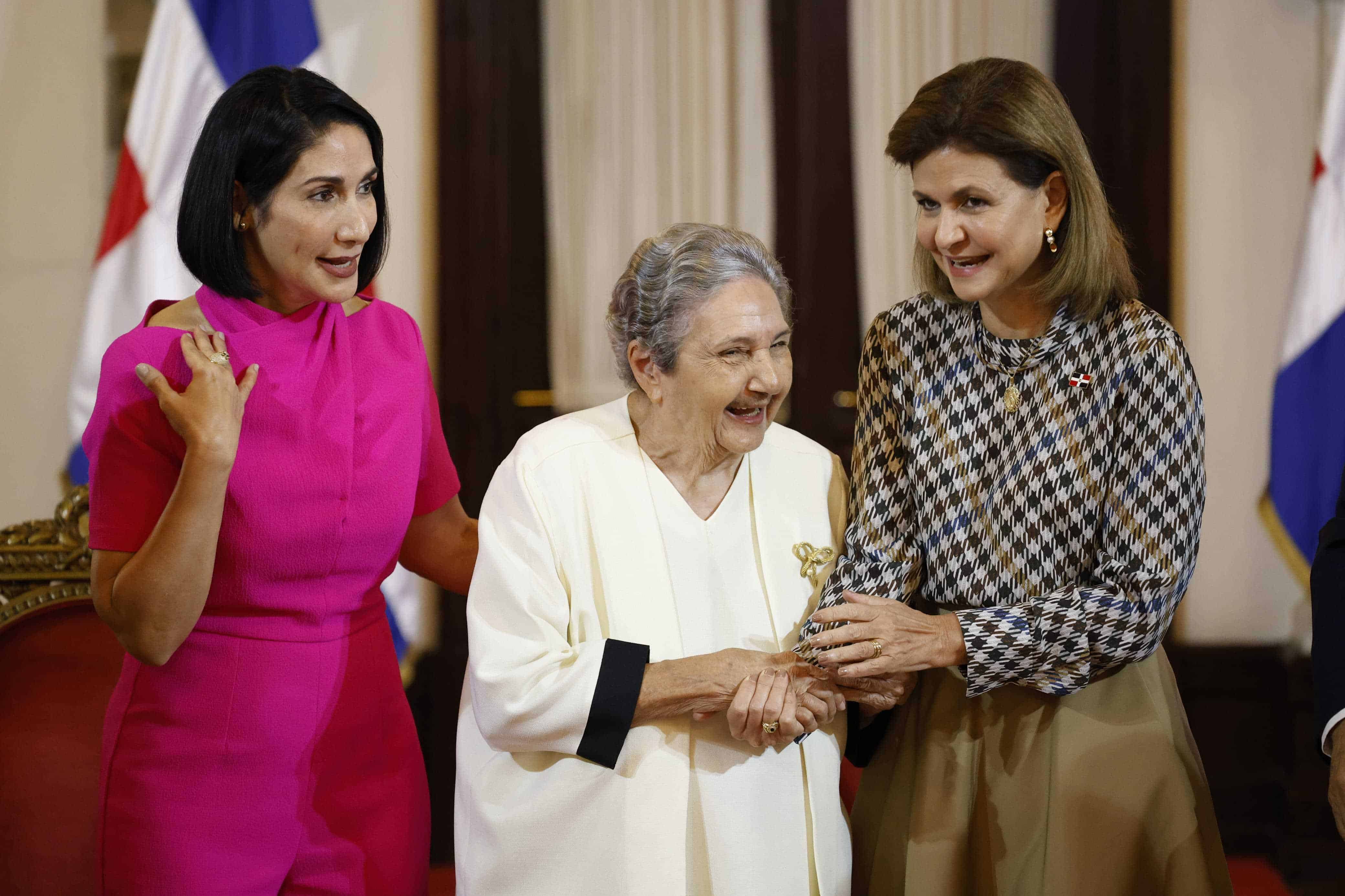 Blanca García tiene 103 años de edad y fue reconocida por sus aportes a la sociedad en el último año.