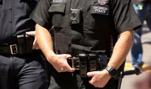 Arrestan en Los Ángeles a 42 supuestos miembros de una pandilla de supremacistas blancos