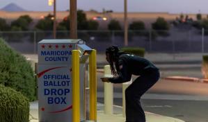 En el decisivo Arizona, la economía, no la inmigración, decidirá el voto indeciso