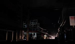 Más de 310,000 clientes se quedan sin luz en Puerto Rico