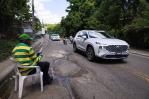 Tramo de la carretera Salcedo-Moca pone en riesgo la seguridad vial Tramo de la carretera Salcedo-Moca pone en riesgo la seguridad vial