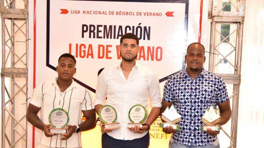 Liga de Béisbol de Verano celebra ceremonia de entrega de premios