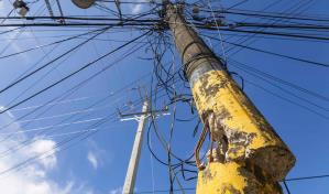 En Arroyo Hondo Viejo reclaman a Edesur sustituir poste del tendido eléctrico