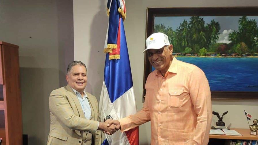 El cónsul dominicano en Nueva York se reúne con el presidente de los bodegueros