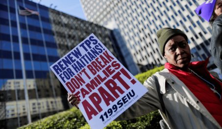 Florida podr&iacute;a perder hasta 35,000 trabajadores haitianos del sistema de salud por fin del TPS