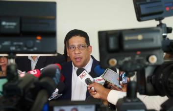 Juristas afirman que Carlos Pimentel será “juez y parte” en Alianzas Público-Privadas