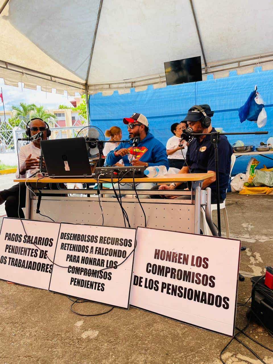 Montaron un campamento para que las autoridades puedan escuchar a los trabajadores y a los ciudadanos afectados.