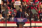 Trump regresa al lugar del intento de asesinato en Pensilvania ante una multitud masiva Trump regresa al lugar del intento de asesinato en Pensilvania ante una multitud masiva