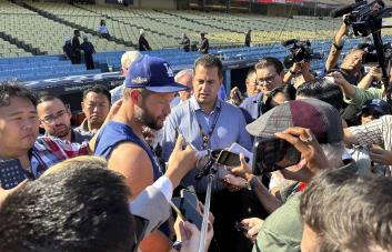 Kershaw queda fuera de los playoffs con Dodgers, tras persistente lesión en dedo gordo