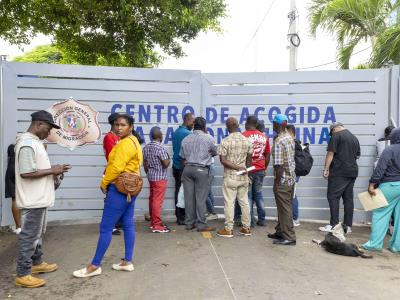 El regreso migrantes a su país gana terreno en Europa y RD