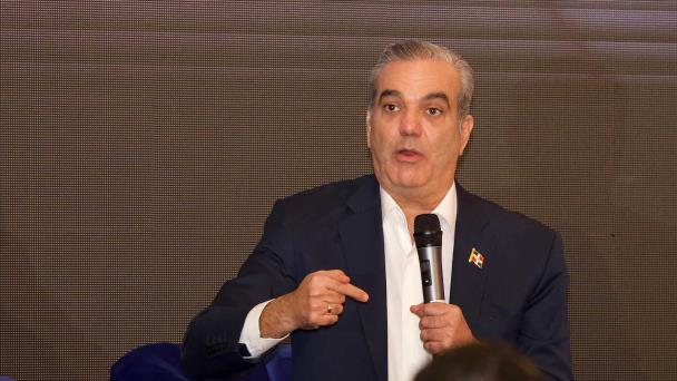 Abinader asegura que el auge del sector turismo no se verá detenido por la reforma fiscal