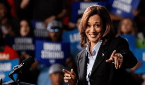 Kamala Harris propone que Medicare cubra gastos de cuidadores de mayores en el domicilio