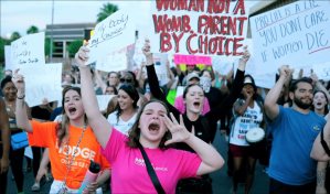 Mujeres de Latinoamérica advierten a votantes en EE.UU. de los efectos del veto al aborto