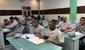 Polic&iacute;as contin&uacute;an formaci&oacute;n en todo el territorio nacional