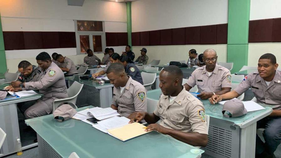 Policías continúan formación en todo el territorio nacional