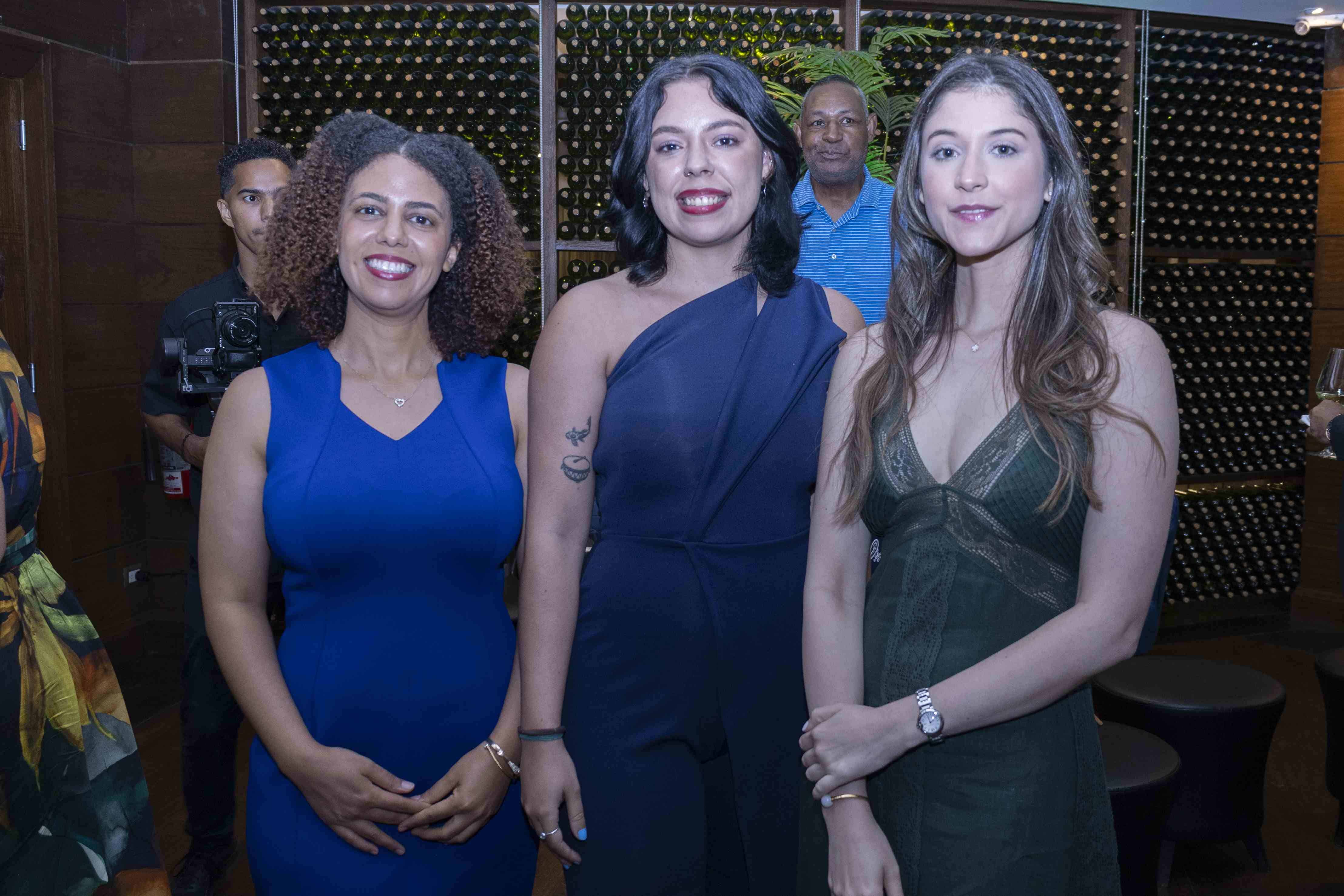 Riceldys Estevez, Heyliana Marte y Raquel Abreu. 