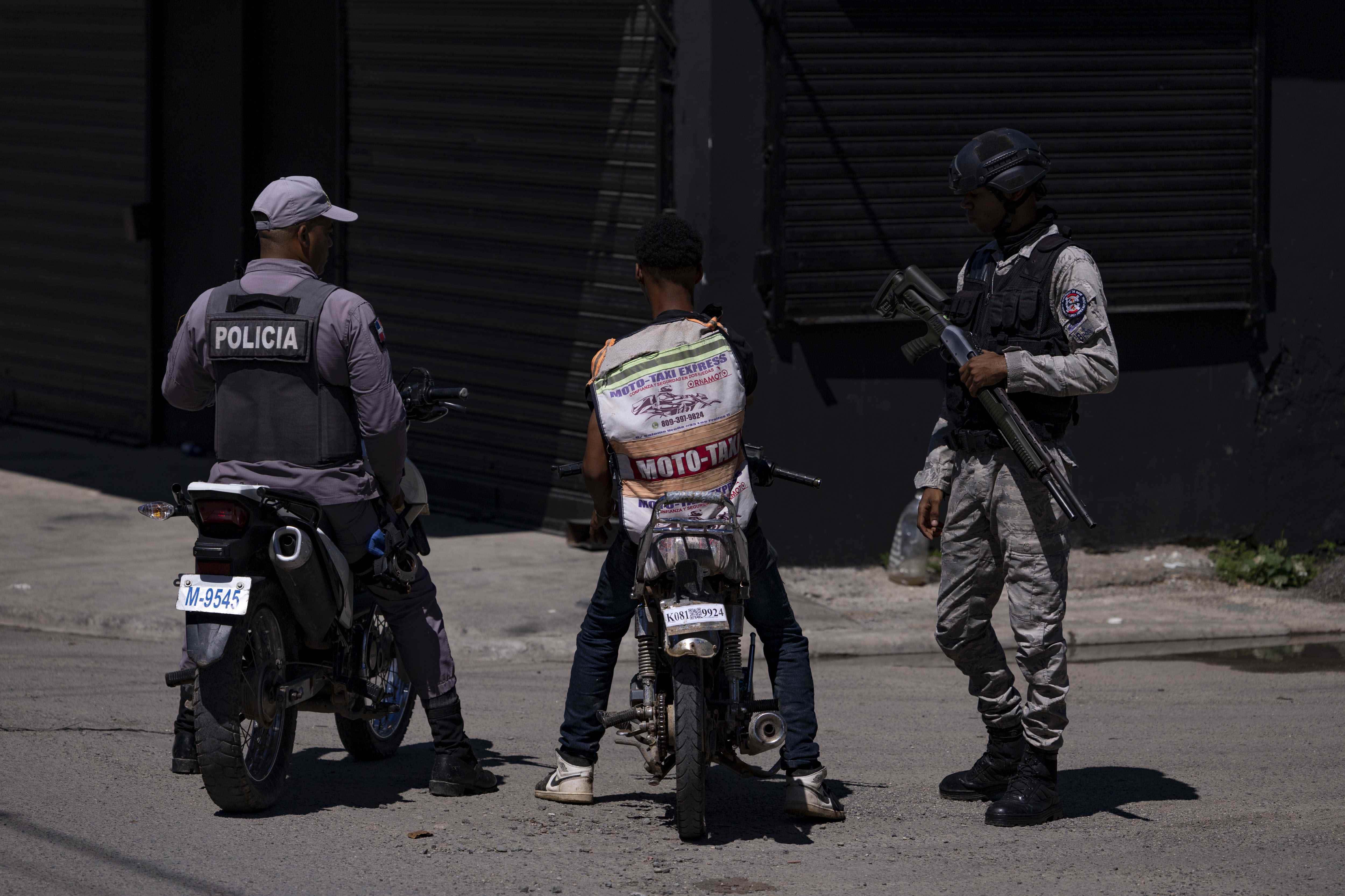 Operativo policial en Los Frailes. 