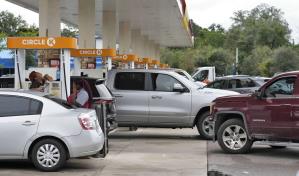 Gasolineras se quedan sin combustible en medio de la gran evacuación por Milton en Florida