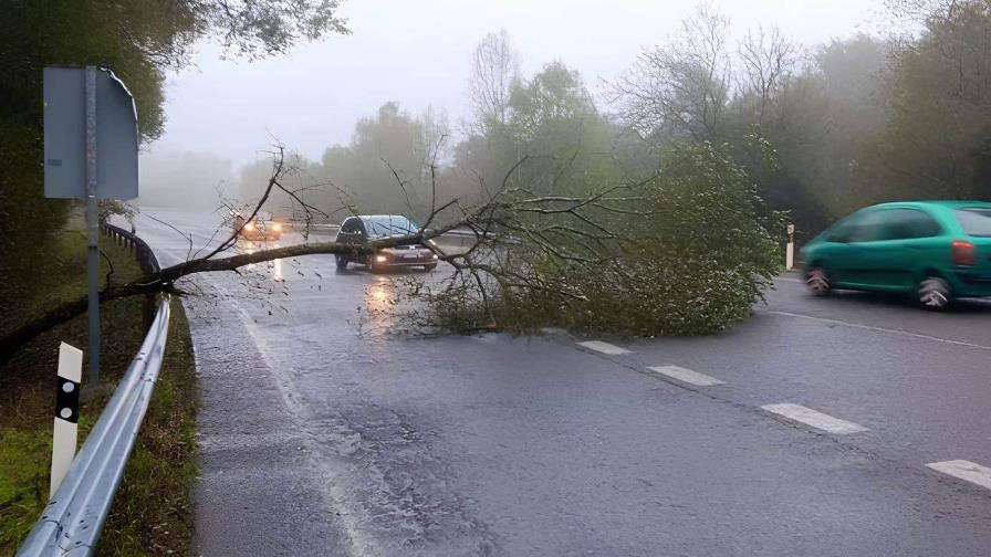 Un muerto, cortes eléctricos y alertas en Francia por la borrasca Kirk