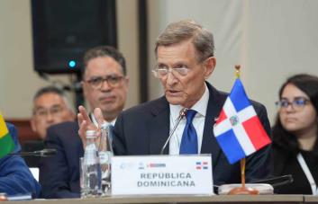 Canciller Roberto Álvarez plantea en la Cepal los retos que enfrenta la región