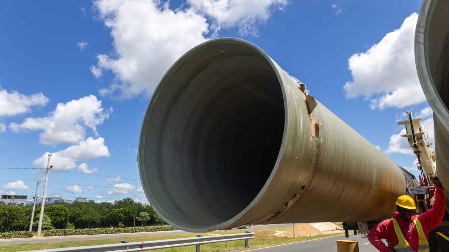 Caasd instala nueva tubería en la avenida Ecológica para ampliación del acueducto